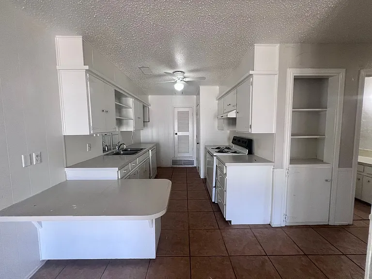 PM2 - 1310 65th Drive — Photo 7