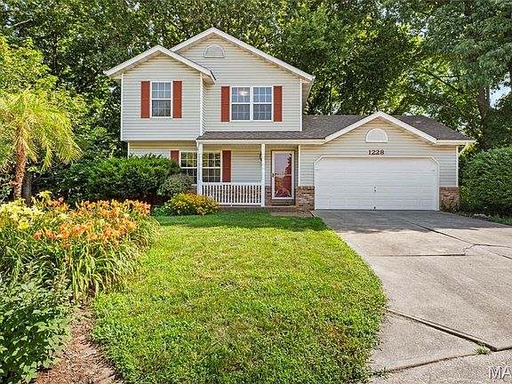3rd image of 1228 Cedar Ridge Ct