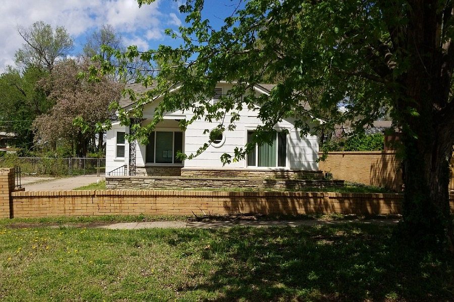 1st image of 1216 W 2nd Ave