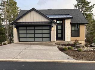 518 Sea View Dr, Manzanita, OR 97130