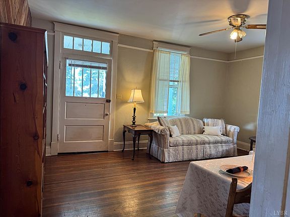 3rd image of 405 Langhorne Ln
