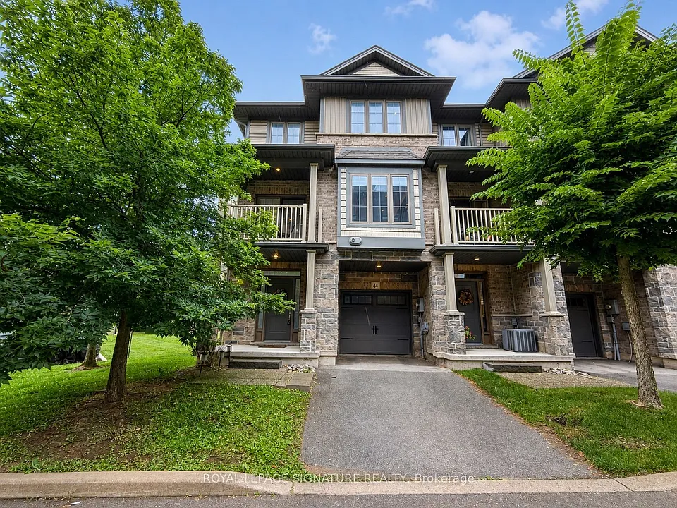 44 Southshore Cres