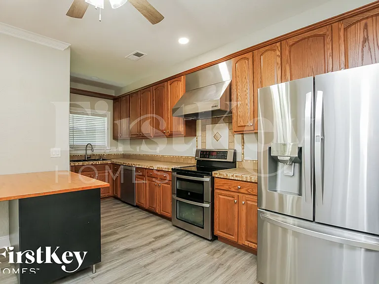 6205 Robert St — Photo 4