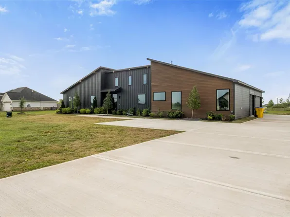 5119 Sophie Slanky Way, Sealy, TX 77474