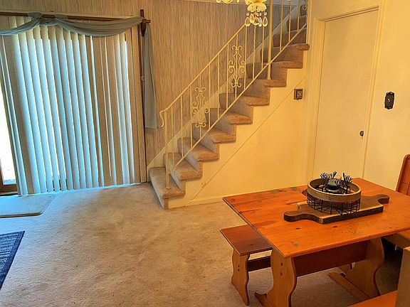 5th image of 786 Stark Ln
