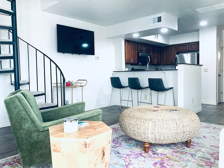 11530 N May Ave #202 — Photo 7