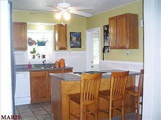 3rd image of 532 Elizabeth Dr