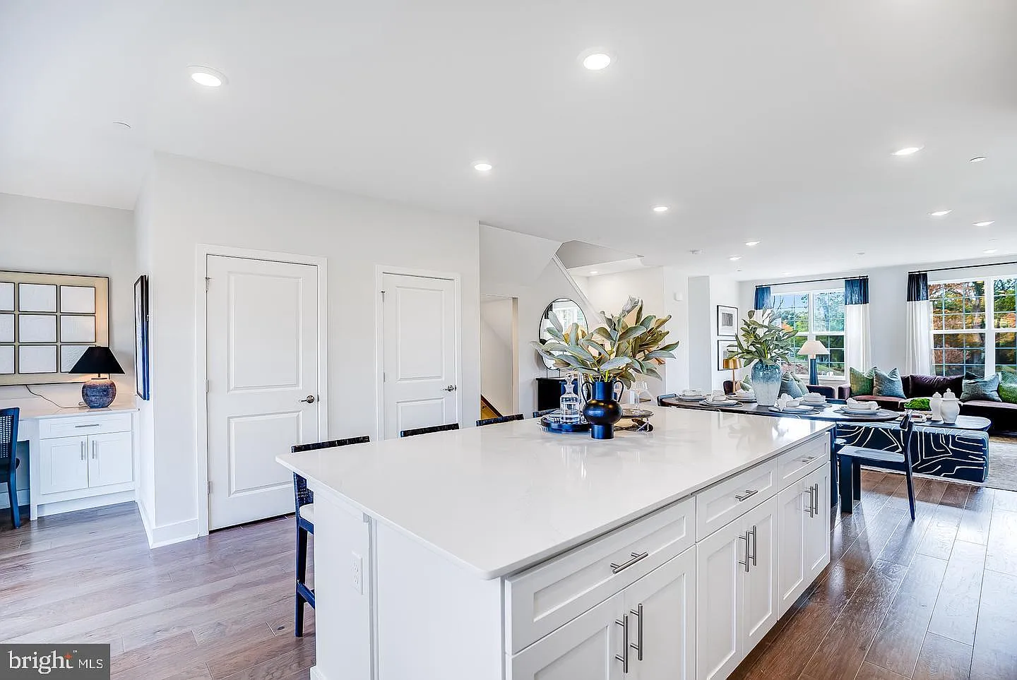 4 bed, 3.5 bath, 2453 sqft, $5,000 — Photo 3