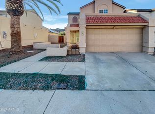445 E Kerry Ln, Phoenix, AZ 85024