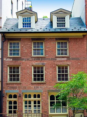 Sold by Sotheby's International Realty | media 10