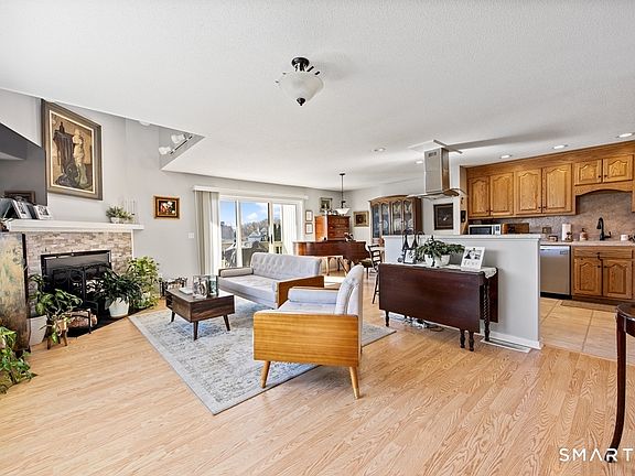 2nd image of 12 Spindle Hill Road #6H