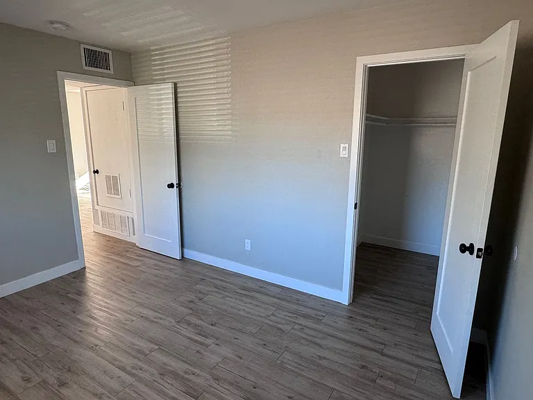 220 W Cherry Ave — Photo 28