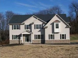 9 Country Ln, Warwick, NY 10990