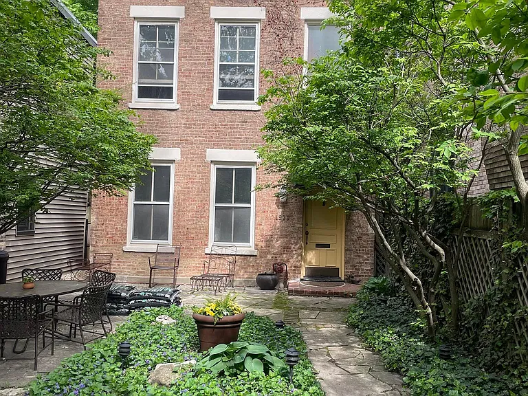 1929 N Bissell St — Photo 1