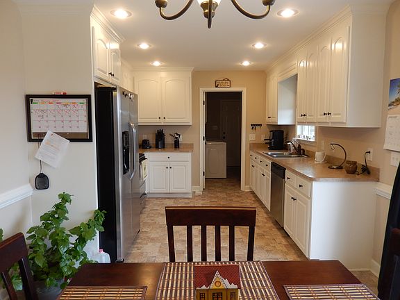 5th image of 206 Settlers Pointe Dr