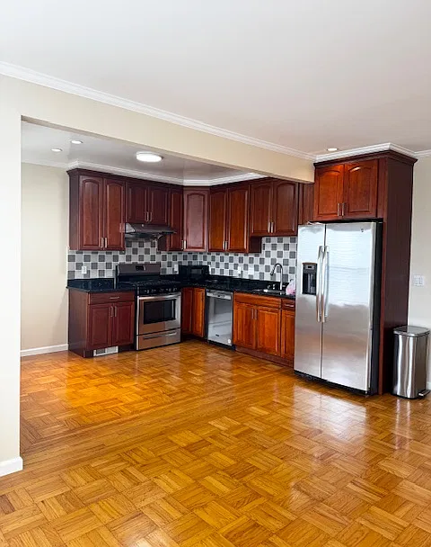 3 bed, 1.5 bath, 1200 sqft, $4,350 — Photo 3