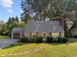 86 Bretton Woods Dr, Cranston, RI 02920