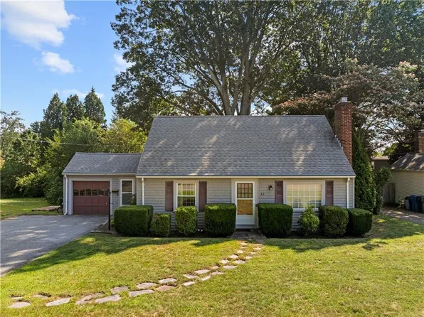 86 Bretton Woods Dr, Cranston, RI 02920