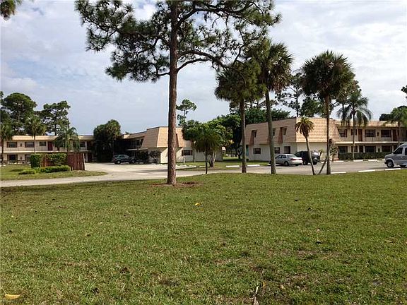 3rd image of 4251 Oak Terrace Dr