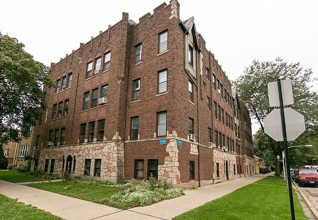 1st image of 2443 W Rosemont Ave #3
