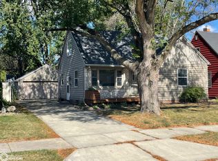 954 15th Pl NE, Mason City, IA 50401