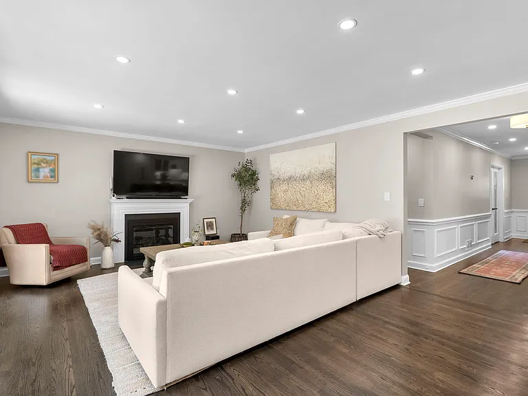4436 Chalfont Pl — Photo 17