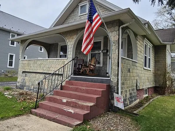 221 Wylie St, Jersey Shore, PA 17740