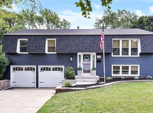 735 Fellows St, St Charles, IL