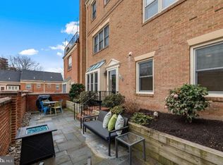 2520 Fairfax Dr #2CIII, Arlington, VA 22201
