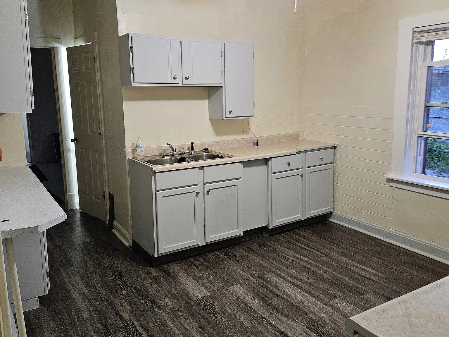 3 bed, 1.5 bath, 960 sqft, $1,650 — Photo 4