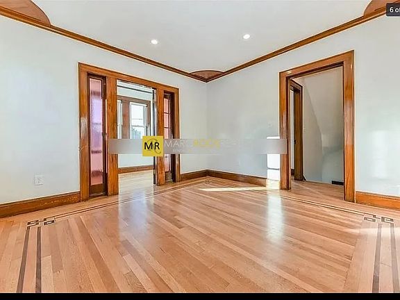 4th image of 15 Renfrew St #2
