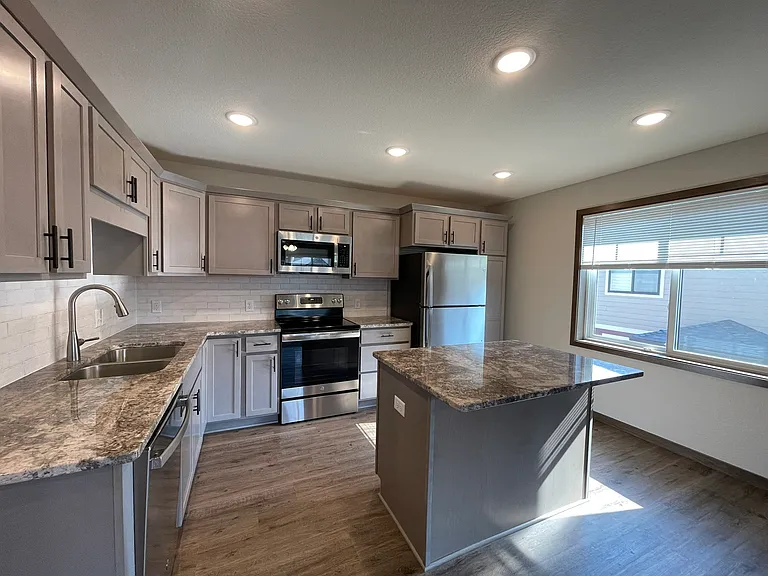 Gateway Place Apartments — Photo 78