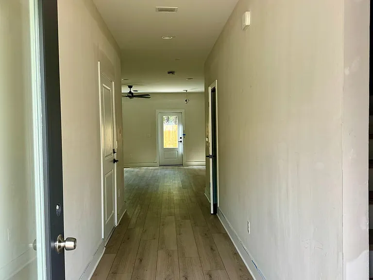 362 Cloverdale Blvd — Photo 2