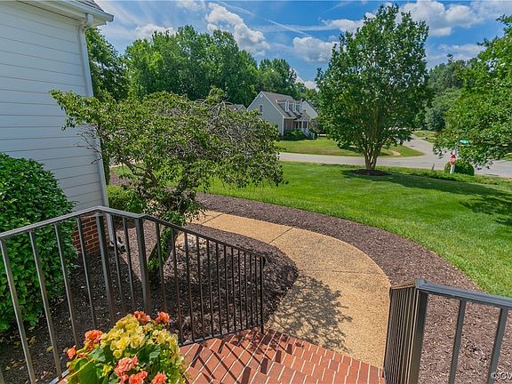 5th image of 8490 Windsor Walk Ln