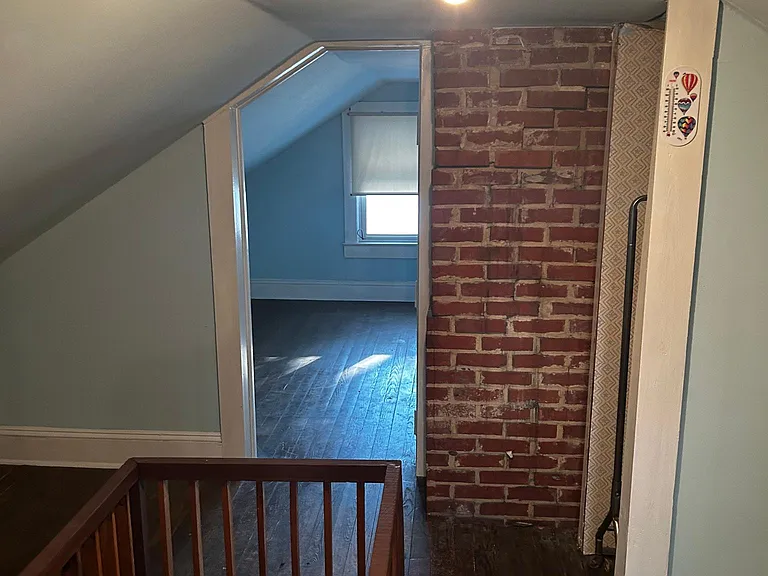 414 W 6th St — Photo 18