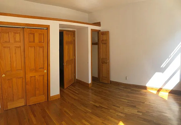 Rented by Your Vanity Realty | media 25