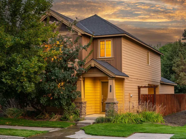 2822 NW Elm Ave, Redmond, OR 97756