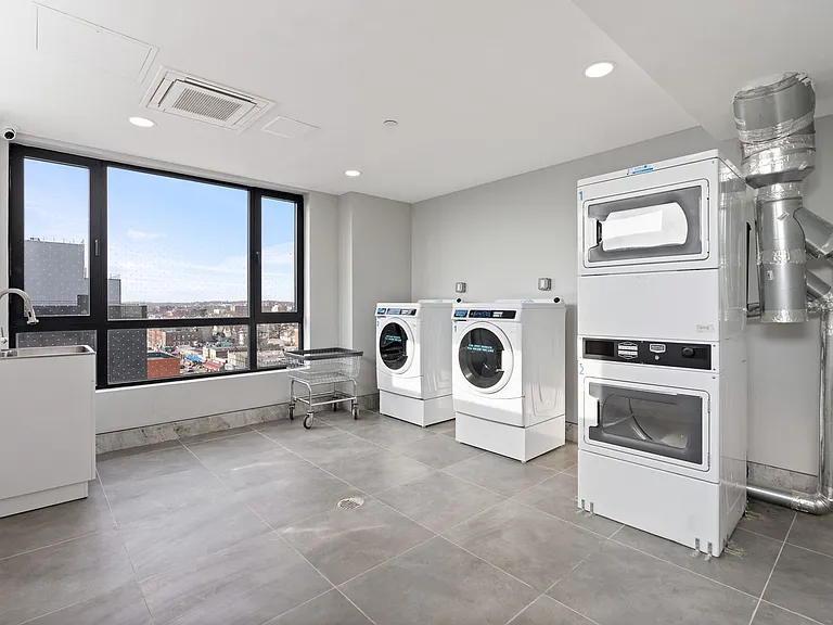 15002 Hillside Ave — Photo 10