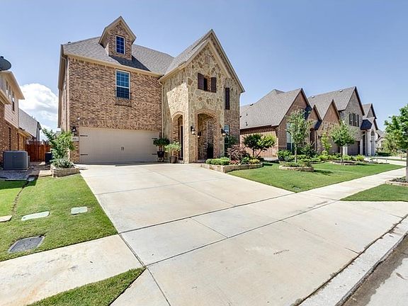 You'll love this quite neighborhood close to top rated NWISD schools, shopping, golf and more...