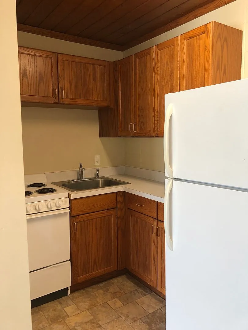 601 Riverside Drive — Photo 4
