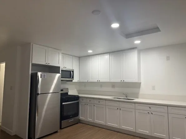 6614 S Main St, Los Angeles, CA 90003