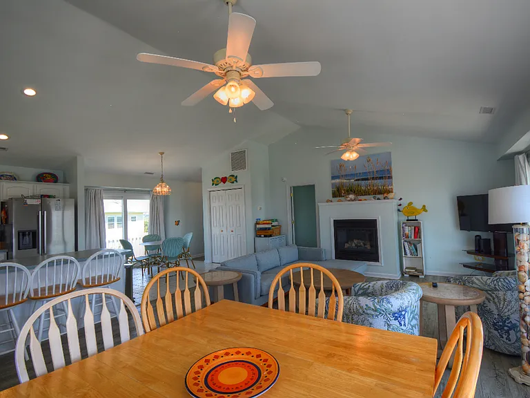 1708 S Anderson Blvd — Photo 6
