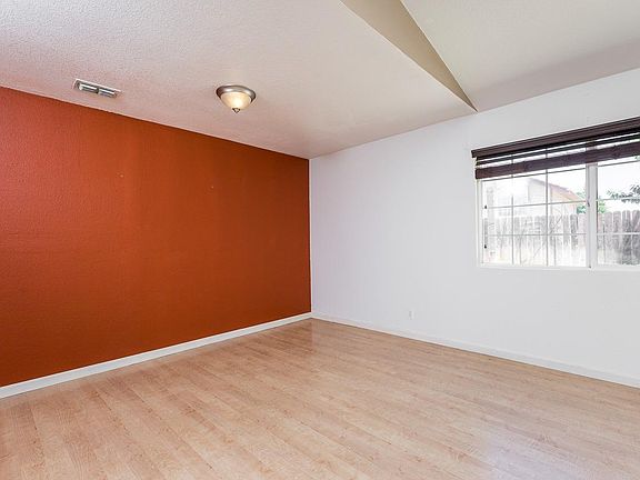5th image of 264 Sumatra Dr