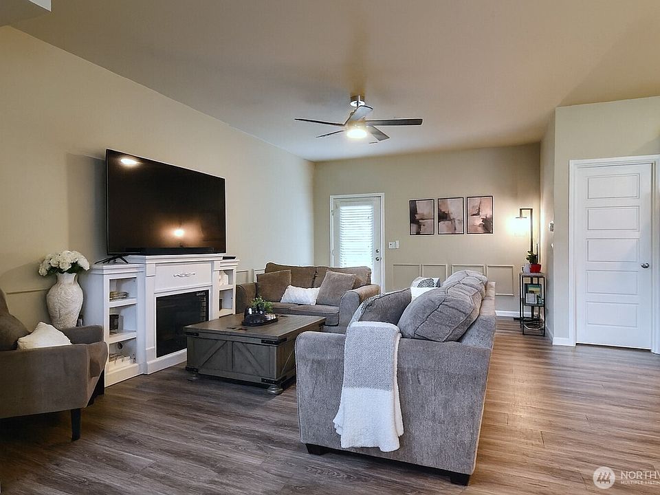 1st image of 8337 175th Street E