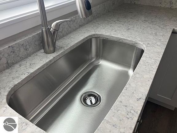 5th image of 2739 Mockingbird Dr