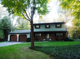 752 Carlton Rd, Clifton Park, NY 12065