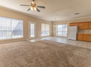 820 Parkview Cir, Hewitt, TX 76643
