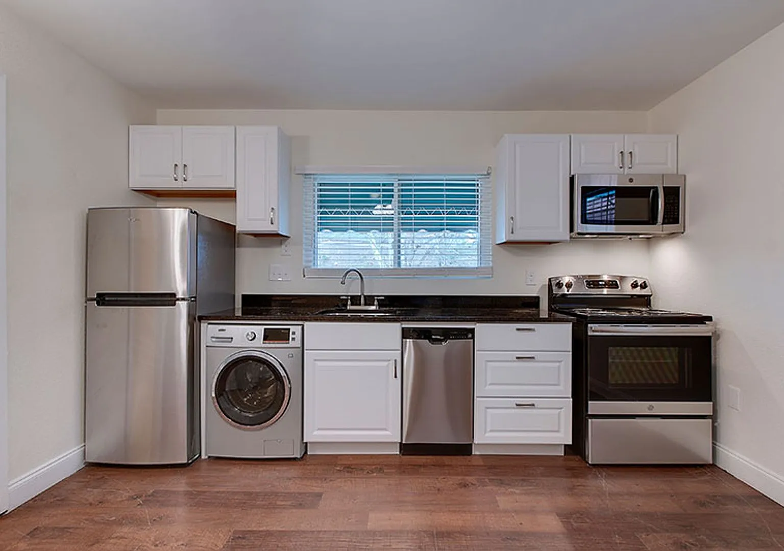 Park Avenue 212 — Photo 4
