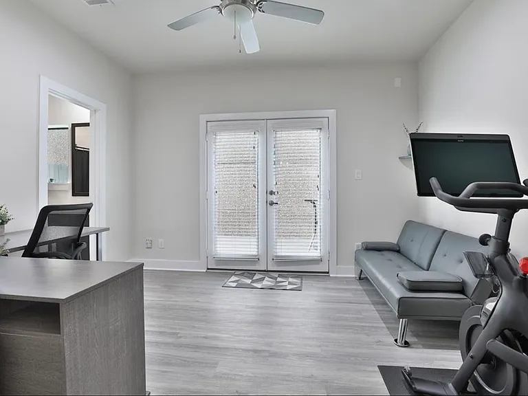 4104 Marina St — Photo 5