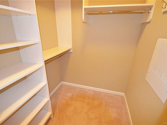 5th image of 111 Canter Ct
